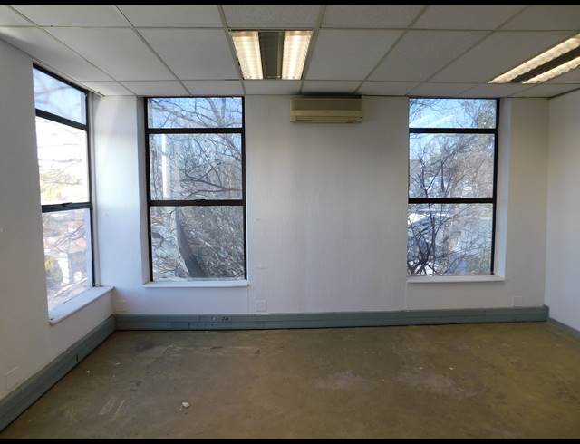 873M² OFFICE TO LET IN CRAIGHALL